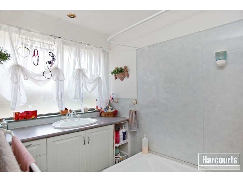 24 Railway Avenue, Tynong VIC 3813