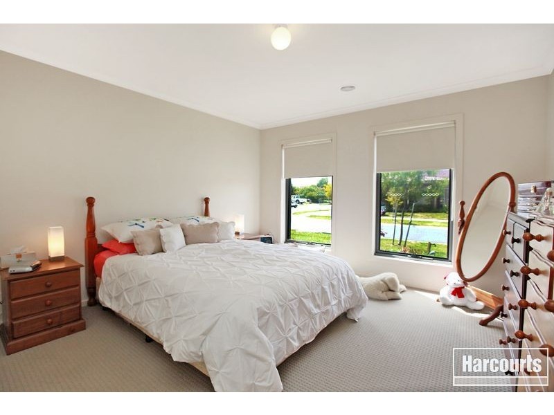 2 Viola Avenue, Pakenham VIC 3810