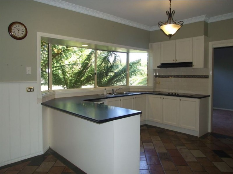 21 Pine Hill Drive, Pakenham VIC 3810