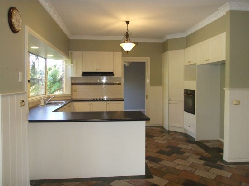 21 Pine Hill Drive, Pakenham VIC 3810