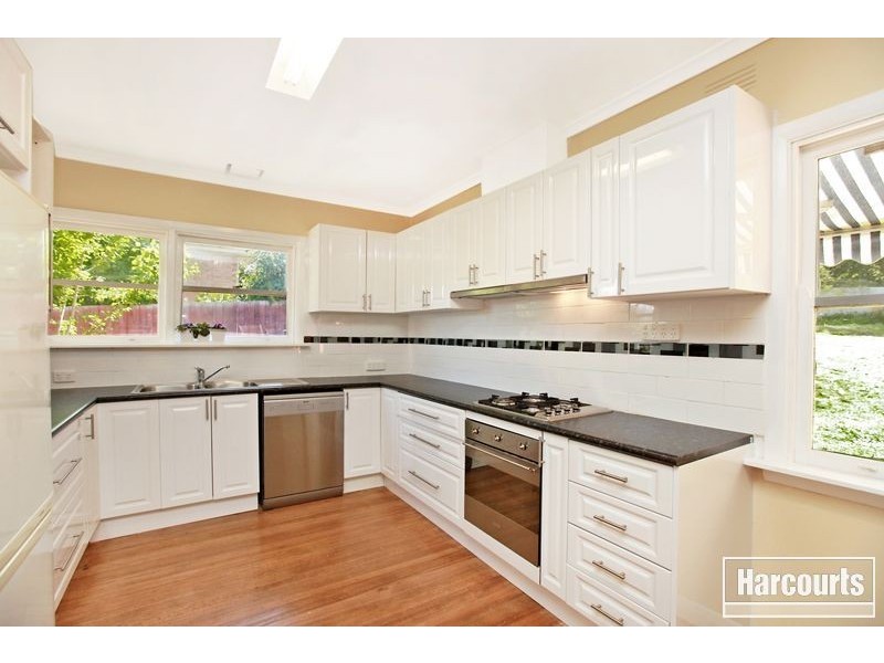 9 Gardenia Street, Pakenham VIC 3810