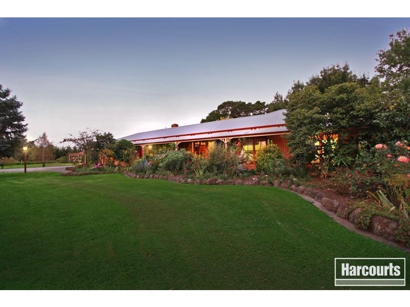 23 Pinehill Drive, Pakenham VIC 3810