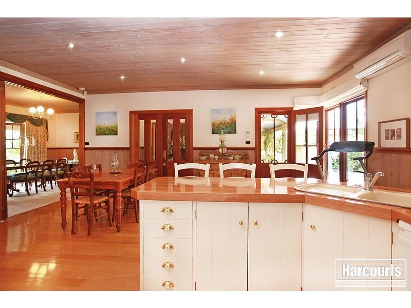 23 Pinehill Drive, Pakenham VIC 3810