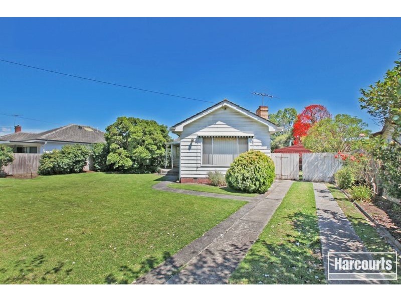 9 James Street, Pakenham VIC 3810