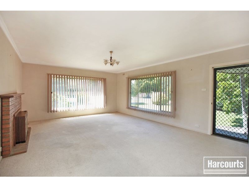 9 James Street, Pakenham VIC 3810