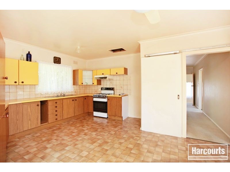 9 James Street, Pakenham VIC 3810