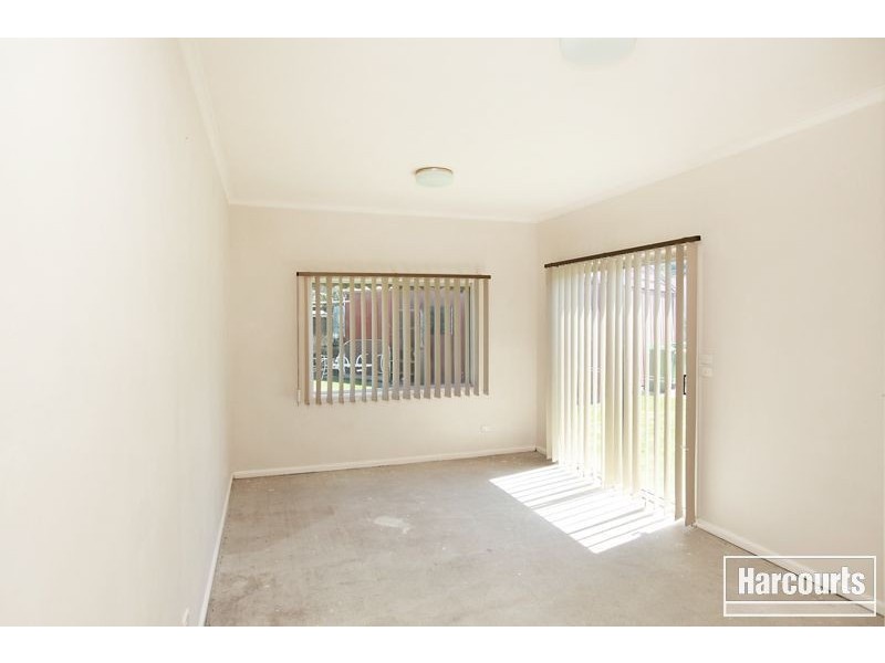 9 James Street, Pakenham VIC 3810