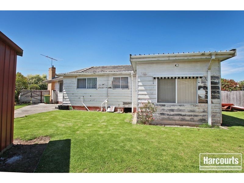 9 James Street, Pakenham VIC 3810