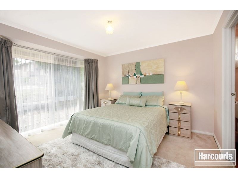 4 Highland Drive, Pakenham VIC 3810