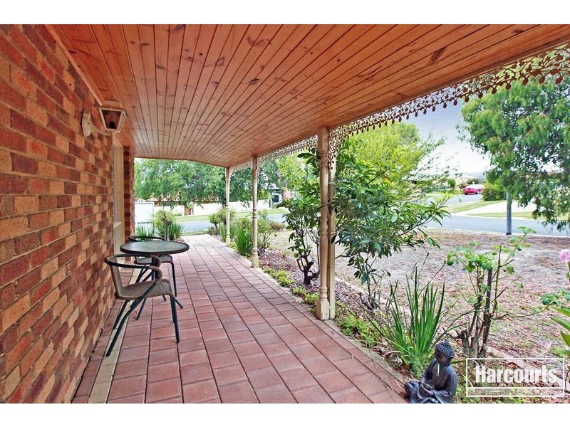 4 Highland Drive, Pakenham VIC 3810