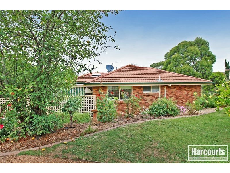 4 Highland Drive, Pakenham VIC 3810