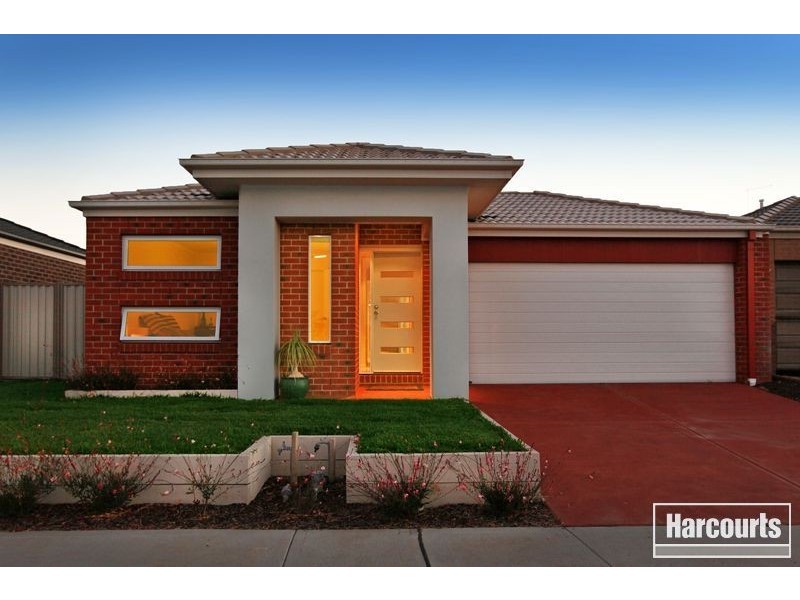 43 Edenbrook Circuit, Pakenham VIC 3810
