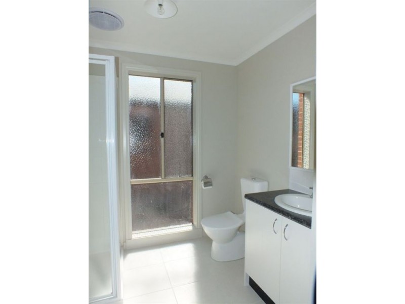 19 Spinebill Court, Pakenham VIC 3810