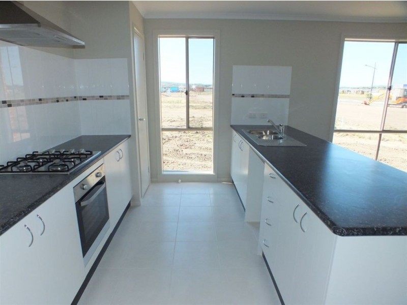 19 Spinebill Court, Pakenham VIC 3810