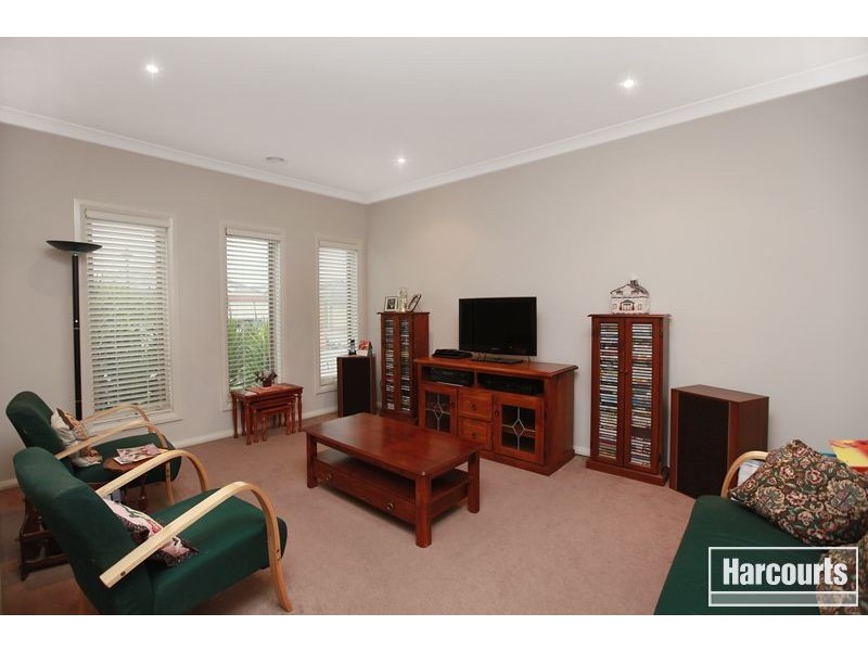 15 Downing Square, Pakenham VIC 3810