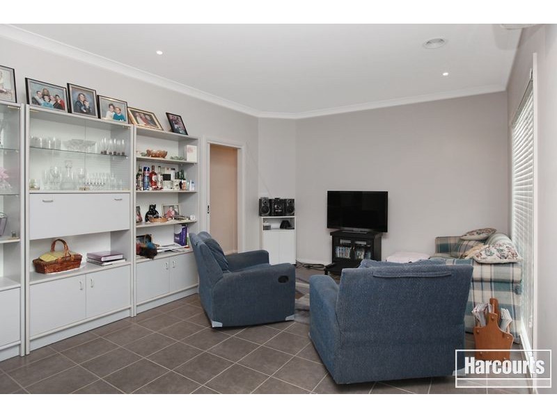 15 Downing Square, Pakenham VIC 3810