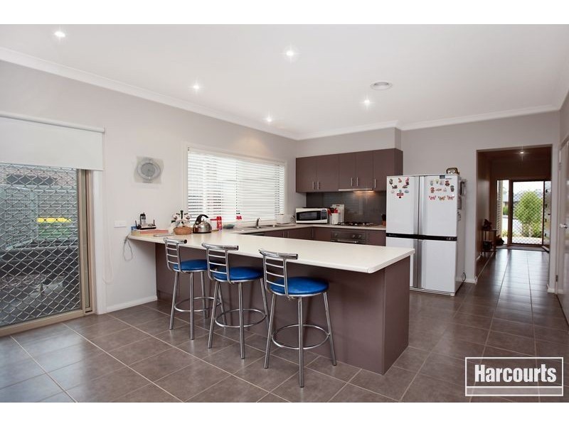 15 Downing Square, Pakenham VIC 3810