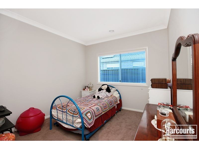 15 Downing Square, Pakenham VIC 3810