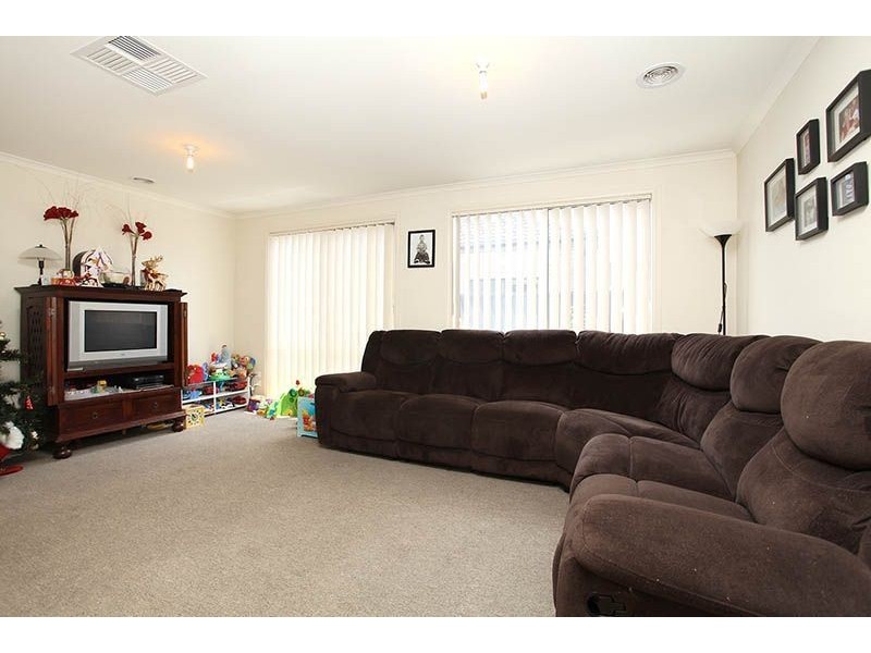 12 Dianella Close, Pakenham VIC 3810