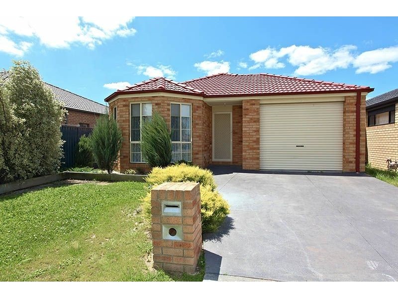12 Dianella Close, Pakenham VIC 3810