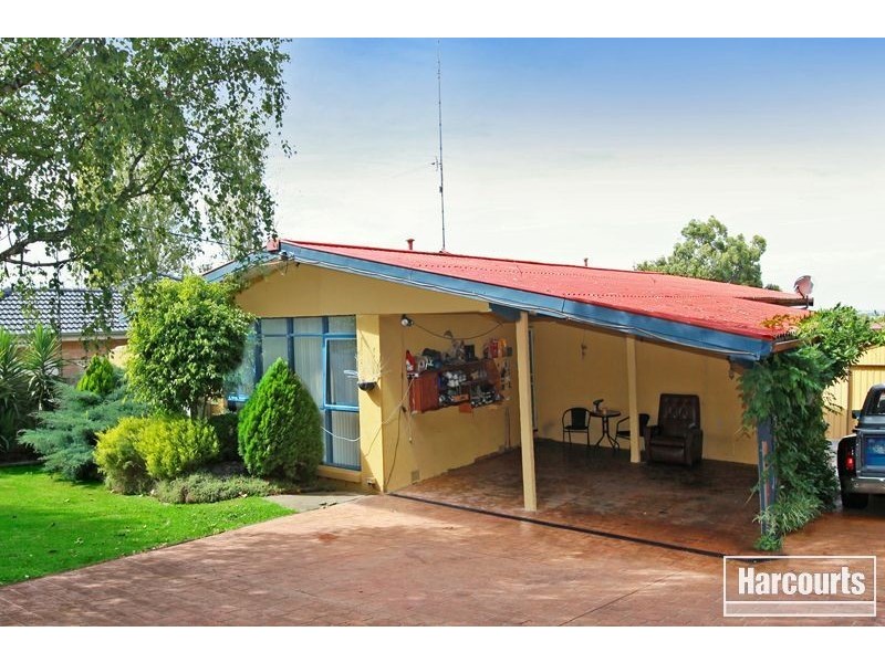 4 Gardenia Street, Pakenham VIC 3810