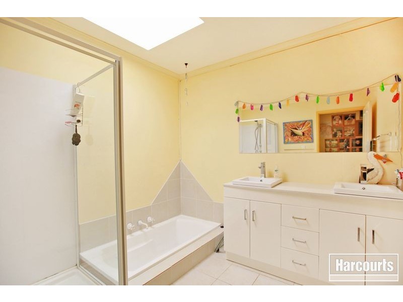 4 Gardenia Street, Pakenham VIC 3810