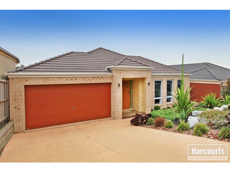 18 Tipperary Circuit, Pakenham VIC 3810