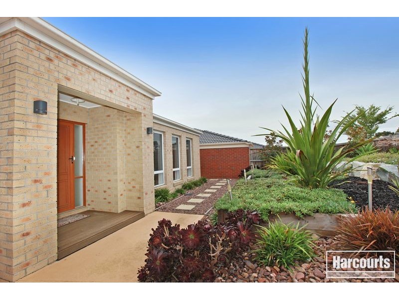 18 Tipperary Circuit, Pakenham VIC 3810