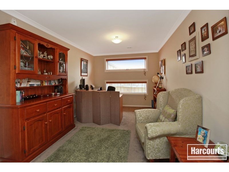 18 Tipperary Circuit, Pakenham VIC 3810