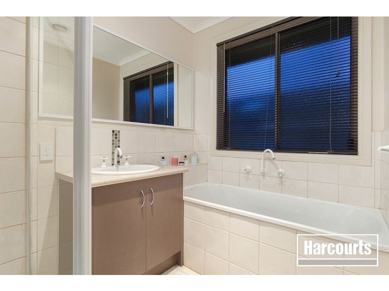 83 Manna Gum Drive, Pakenham VIC 3810