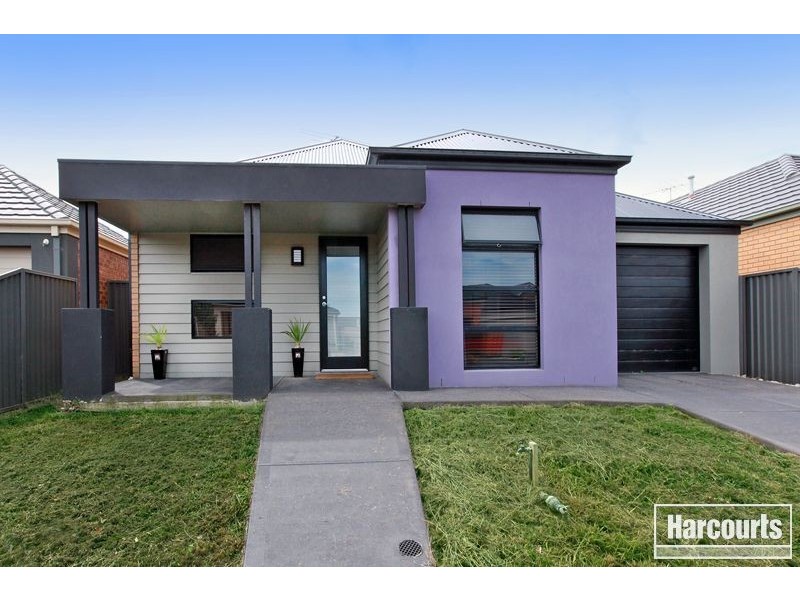 8 Paxton Link, Pakenham VIC 3810