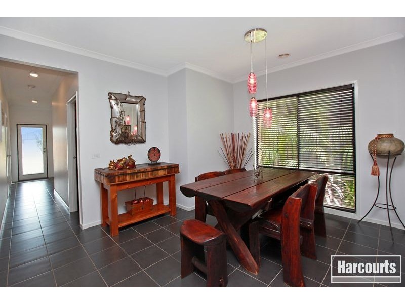 8 Paxton Link, Pakenham VIC 3810
