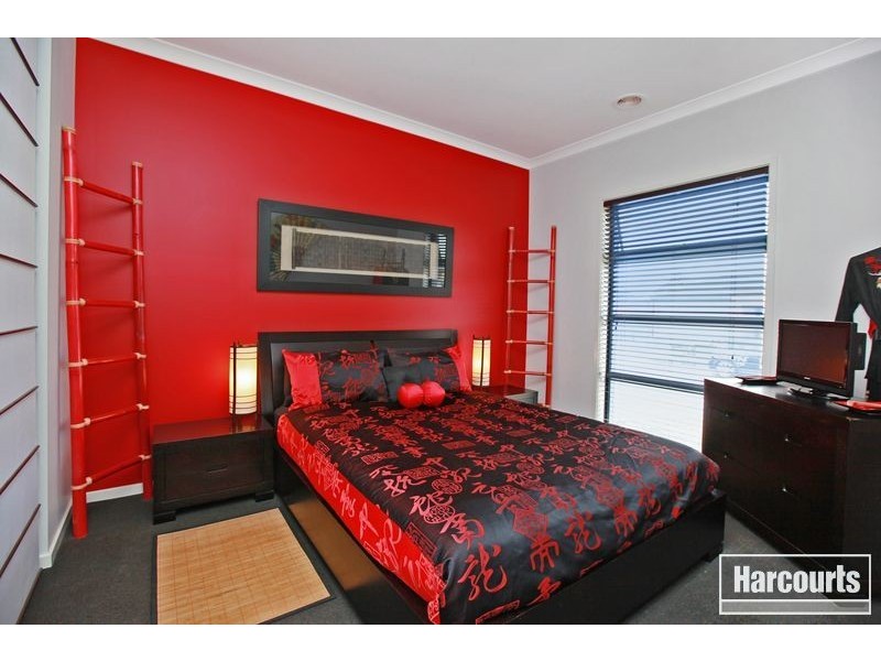 8 Paxton Link, Pakenham VIC 3810