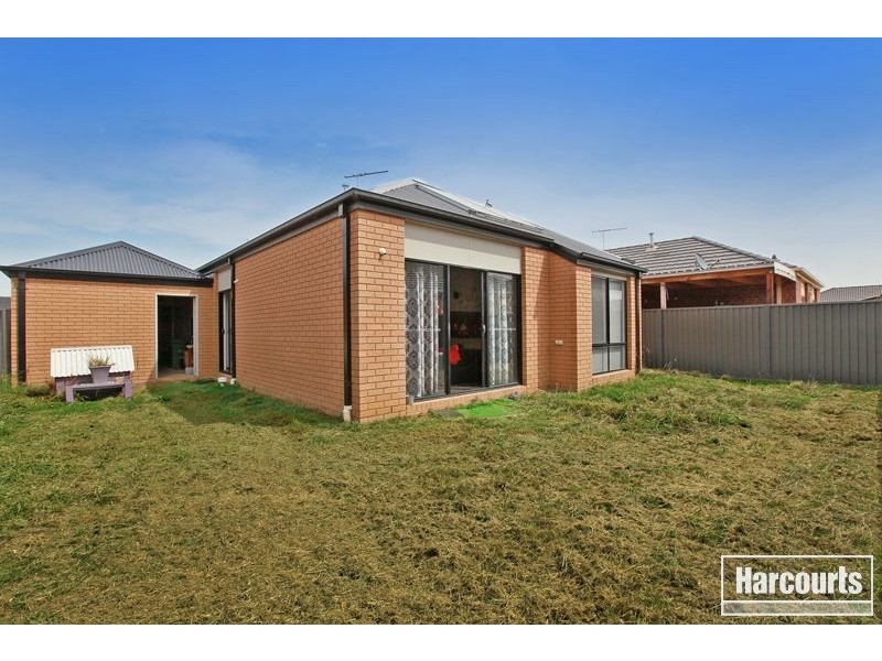 8 Paxton Link, Pakenham VIC 3810