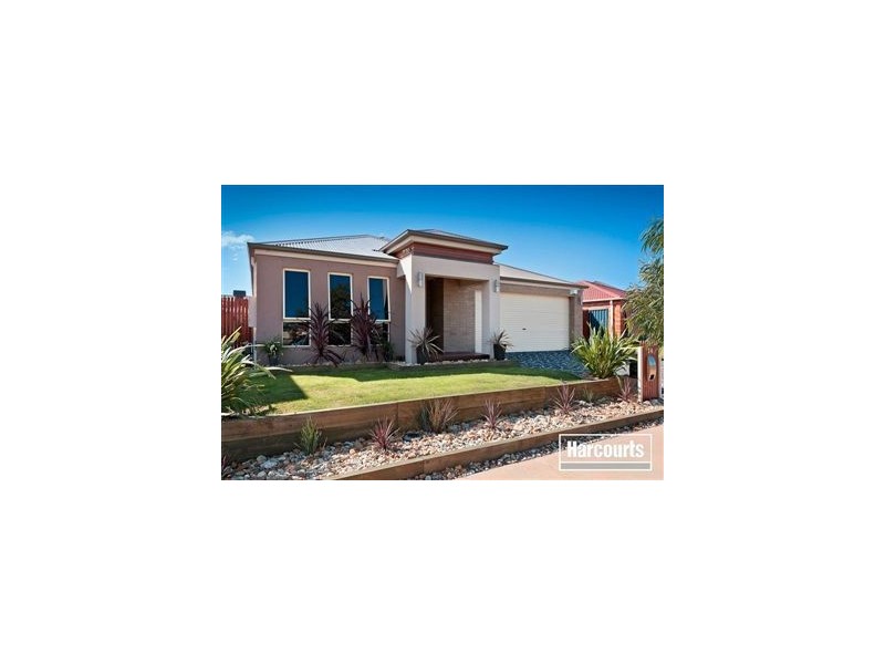 14 Laurina Link, Pakenham VIC 3810