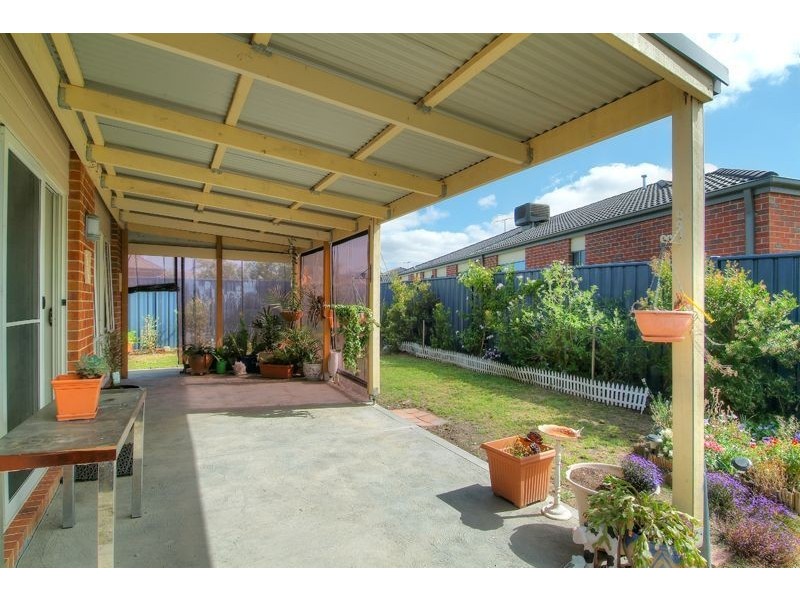 21 Ironbark Cct, Pakenham VIC 3810