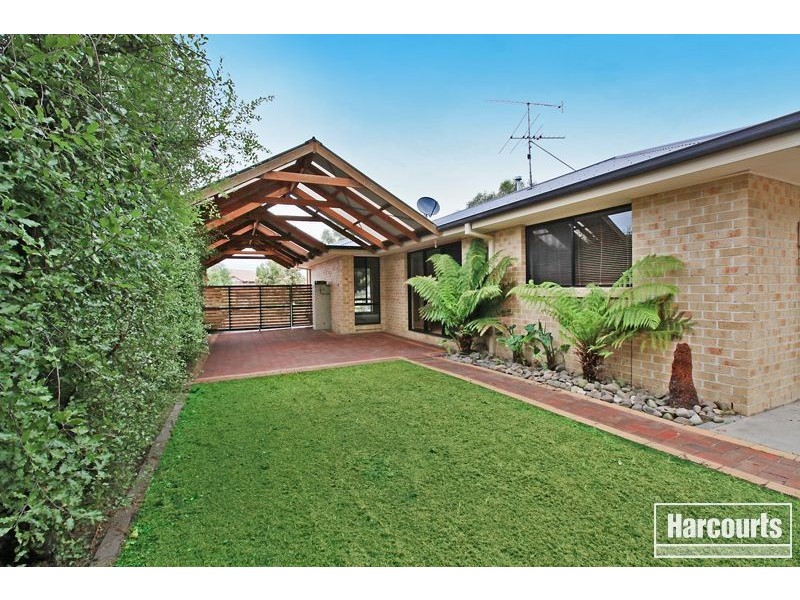 24 Donday Court, Pakenham VIC 3810