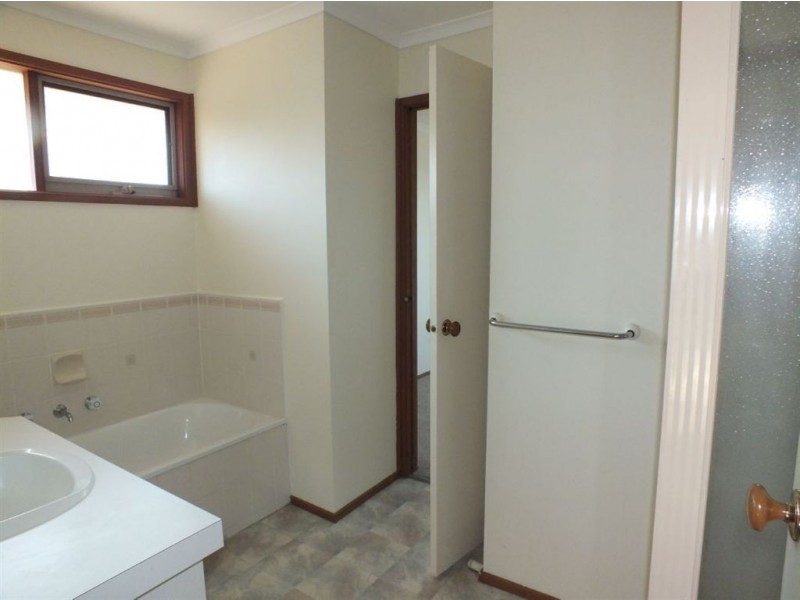 1 Kate Court, Pakenham VIC 3810