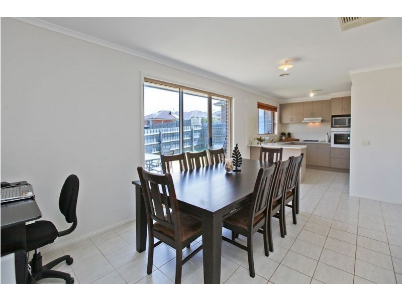 23 Riviera Drive, Pakenham VIC 3810