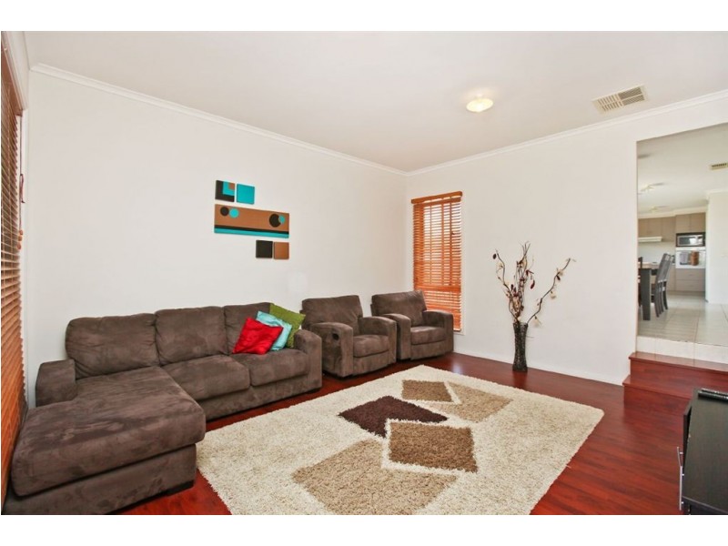 23 Riviera Drive, Pakenham VIC 3810