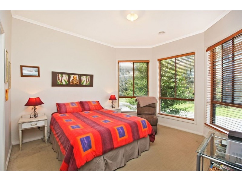 23 Riviera Drive, Pakenham VIC 3810