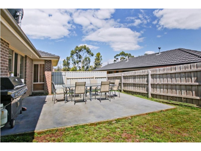 23 Riviera Drive, Pakenham VIC 3810