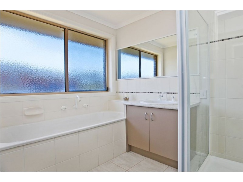 23 Riviera Drive, Pakenham VIC 3810