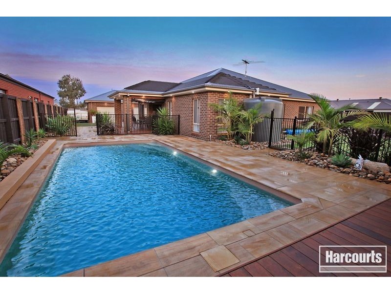 18 Lavender Avenue, Pakenham VIC 3810