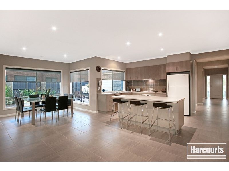 18 Lavender Avenue, Pakenham VIC 3810