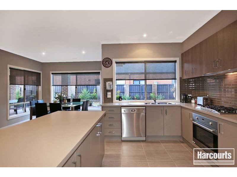 18 Lavender Avenue, Pakenham VIC 3810