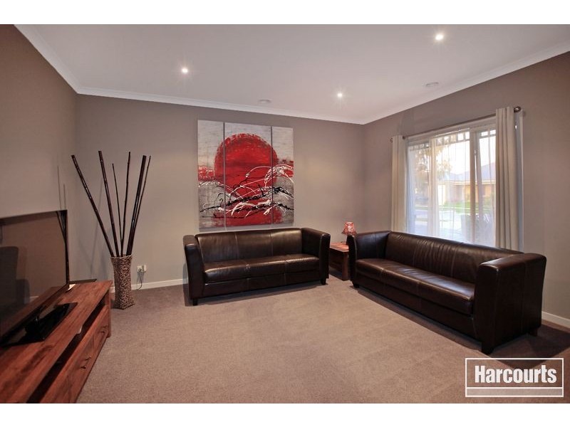 18 Lavender Avenue, Pakenham VIC 3810