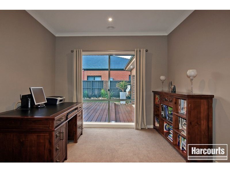 18 Lavender Avenue, Pakenham VIC 3810