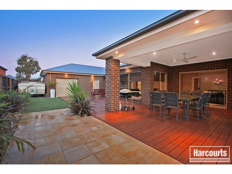 18 Lavender Avenue, Pakenham VIC 3810