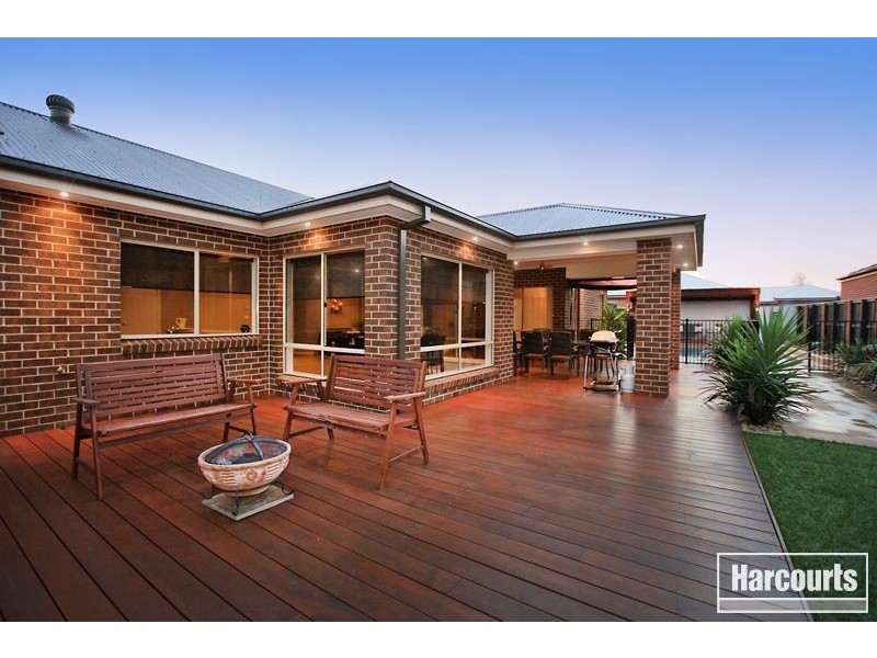 18 Lavender Avenue, Pakenham VIC 3810